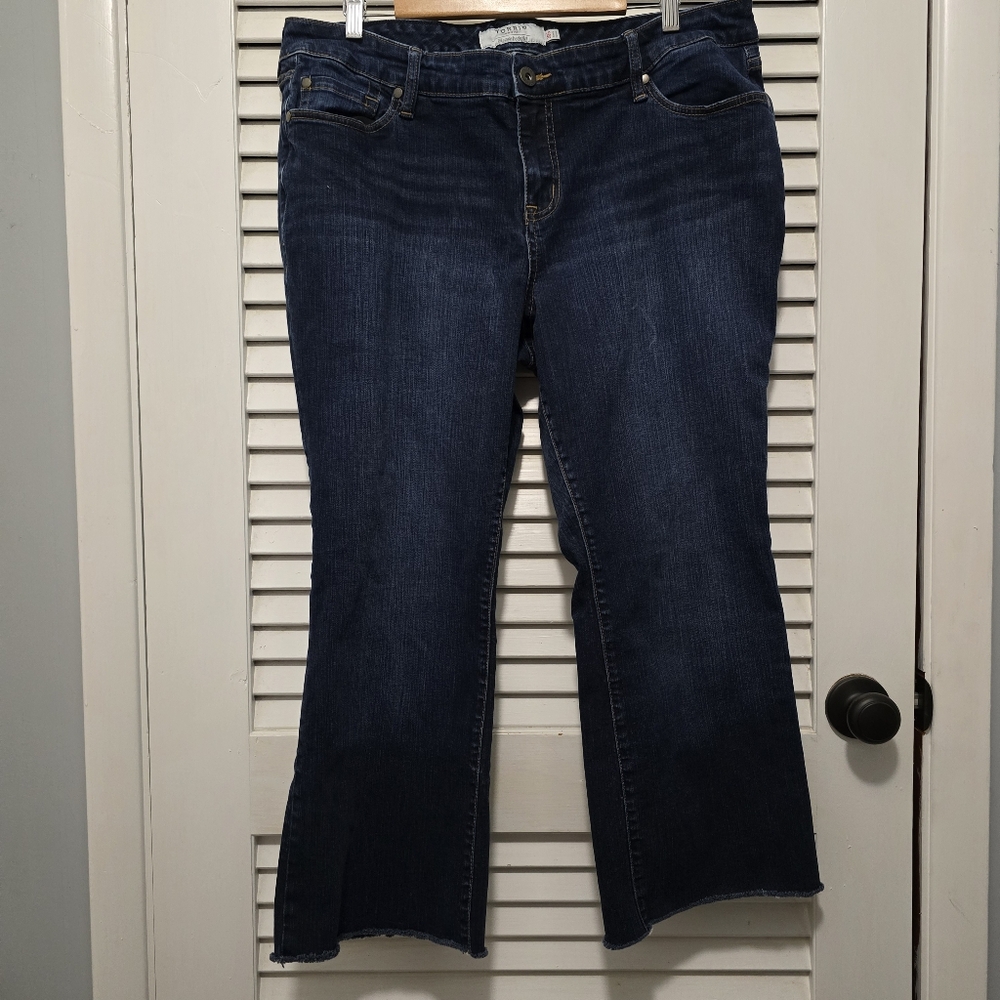 Torrid Women's Jeans 20 Short Crop Raw Edge Hem